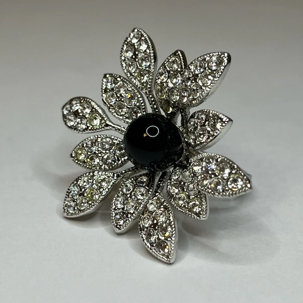 Silver Rhinestone Flower Ring - Picture 3 of 9